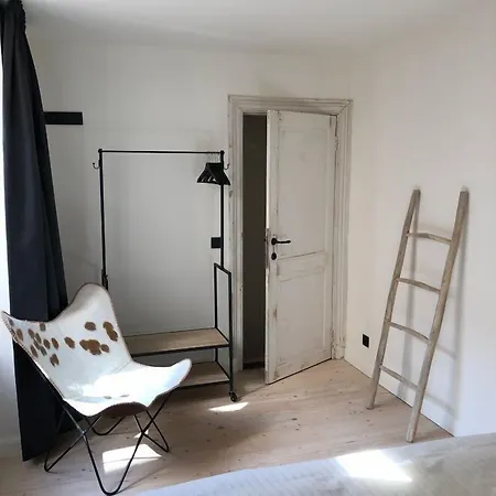 Stayatsea Retro Apartment